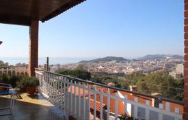 Sea view villa with two independent apartments in one of the most prestigious areas of Lloret de Mar, Spain for 604,000 €