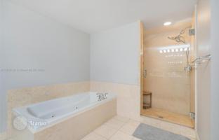 3-bedroom apartments in condo 147 m² in Aventura for $725,000