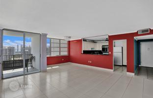 2-bedroom apartments in condo 114 m² in Aventura for $329,000