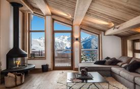 Modern chalet with a spa area and a picturesque view, Courchevel, France for 4,305,000 €