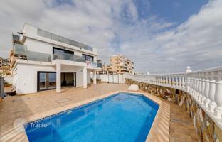 4-bedroom villa 407 m² in Torrevieja for 1,595,000 €