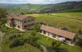 Two-storey villa with six independent apartments, Pienza, Italy for 2,400,000 €