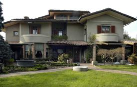 A Sanctuary of elegance in Forte dei Marmi! for 2,800,000 €