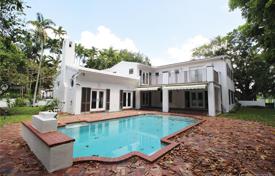 Comfortable villa with a backyard, a swimming pool, a terrace and a garage, Coral Gables, USA for $1,750,000