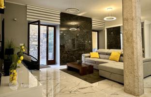 9-room house 310 m² in Porec for 1,166,000 €
