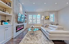 Terraced house – Scarborough, Toronto, Ontario,  Canada for C$1,247,000