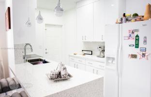 1-bedroom apartments in condo 70 m² in South Ocean Drive for $260,000