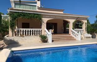 4-bedroom cottage 395 m² in Denia for 799,000 €