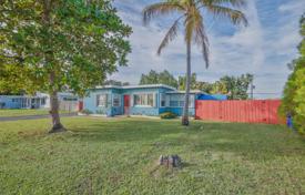 Townhome – Hollywood, Florida, USA for $824,000