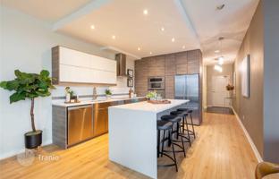 3-bedroom apartment in Etobicoke for C$1,238,000