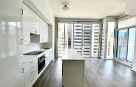 Apartment – University Avenue, Old Toronto, Toronto,  Ontario,   Canada for C$914,000