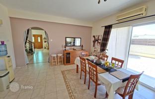 4-room mansion 203 m² in Oroklini for 378,000 €