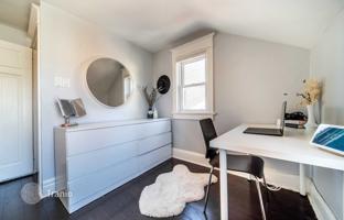 2-bedroom house in Etobicoke for C$1,394,000
