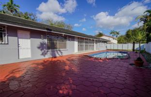 5-bedroom house 346 m² in Miami for $1,199,000