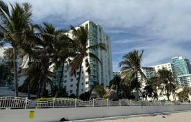 Condo – South Ocean Drive, Hollywood, Florida,  USA for $598,000