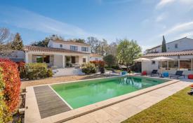Villa – Cabrières-d'Avignon, Provence - Alpes - Cote d'Azur, France for 1,135,000 €