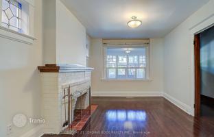 9-bedroom townhouse in Old Toronto for C$1,342,000