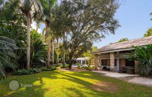 4-bedroom house 530 m² in Coral Gables for $4,500,000