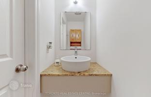 13-bedroom house in North York for C$1,676,000