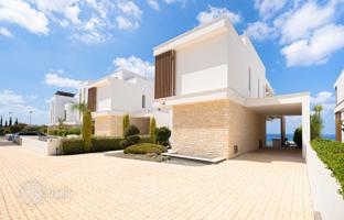 4-bedroom villa 360 m² in Paphos for 2,100,000 €