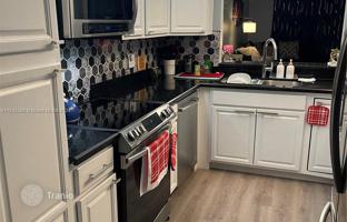 2-bedroom apartments in condo 104 m² in Miami Gardens for $270,000