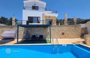 4-bedroom villa 200 m² in Tsada for 785,000 €