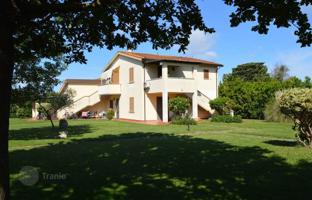 Land plot 895 m² in Livorno for 1,280,000 €