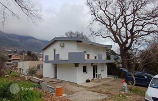4-bedroom house 180 m² in Sutomore for 190,000 €