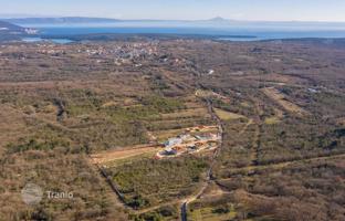 Land plot 2,837 m² in Rakalj for 300,000 €