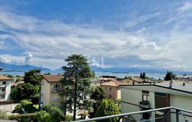 Newly renovated penthouse with lake views in the center of Desenzano del Garda, Italy for 598,000 €