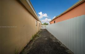 Townhome – Hialeah, Florida, USA for $2,000,000