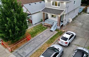 8-bedroom house in East York for C$1,552,000