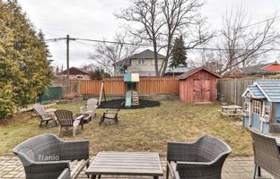 4-bedroom house in Etobicoke for C$1,642,000