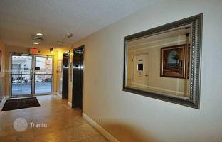 2-bedroom apartments in condo 103 m² in Hallandale Beach for $340,000