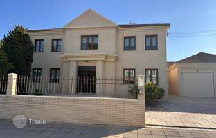 4-room mansion 464 m² in Aradippou for 1,600,000 €