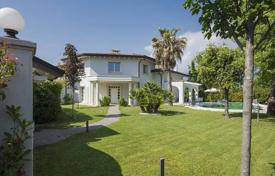 New luxury villa with a pool in Forte dei Marmi, Tuscany, Italy for 3,890,000 €