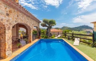 5-bedroom house 274 m² in Blanes for 598,000 €