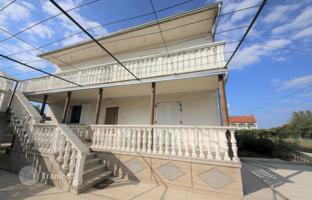 6-bedroom house 185 m² in Zadar County for 340,000 €