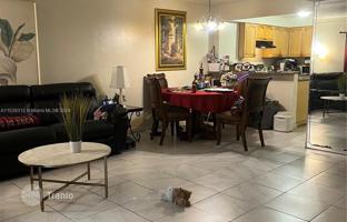 2-bedroom apartments in condo 88 m² in West End for $345,000