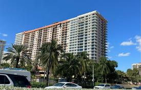 Condo – Sunny Isles Beach, Florida, USA for $549,000