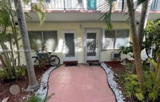1-bedroom apartments in condo 64 m² in Miami Beach for $255,000