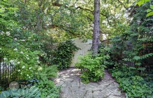 13-bedroom townhouse in East York for C$1,556,000