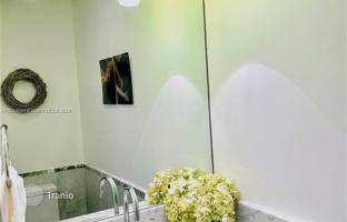 3-bedroom apartments in condo 205 m² in Miami Beach for $1,925,000