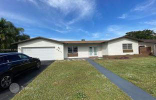 3-bedroom house 239 m² in Pembroke Pines for $619,000