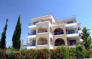 Residence with a swimming pool and gardens in the city center, Paphos, Cyprus for From 278,000 €