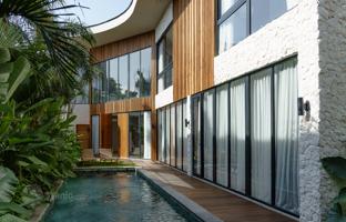 5-bedroom villa 425 m² in Tibubeneng for $1,070,000