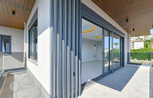 4-bedroom villa 290 m² in Kargicak for 52,752,000 TRY