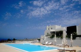Traditional luxury villa overlooking the sea, Akrotiri, Santorini, Greece for 7,200 € per week