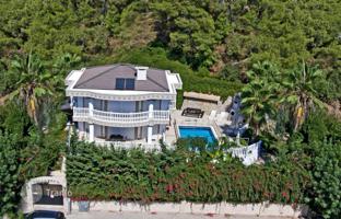 6-bedroom villa 350 m² in Camyuva for 77,740,000 TRY