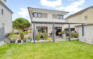 Stylish and bright house with a garden in Pulheim, Cologne, Germany for 890,000 €
